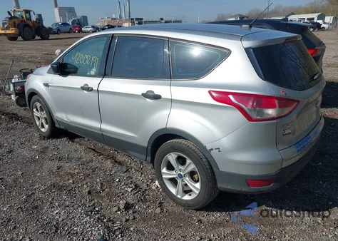 2016 Ford Escape S z USA, uszkodzony, nr VIN 1FMCU0F71GUA05308